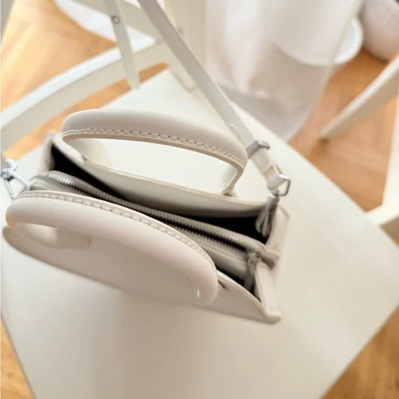 MATT & NAT Vegan White Circle Tote Handbag - Picture 6 of 12